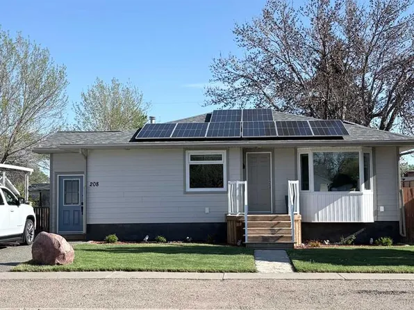 208 S 3rd Ave E, Bow Island, AB T0K 0G0