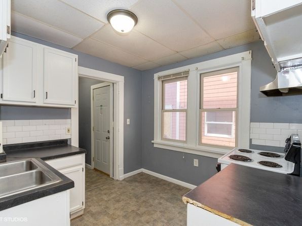 cedar-rapids-iowa-442795423 picture