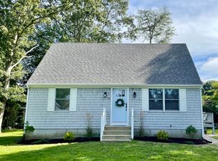 128 Conanicus Rd, Narragansett, RI 02882