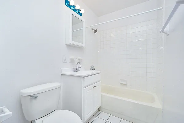 Rented by MD NYC Management LLC | media 11