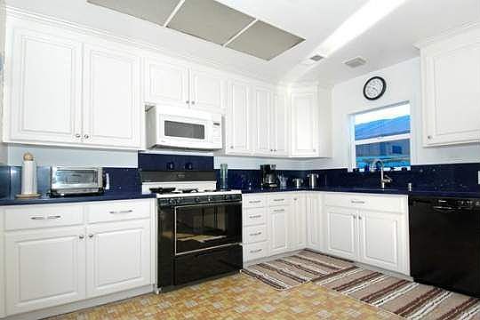 4th image of 2442 Pioneer Ave