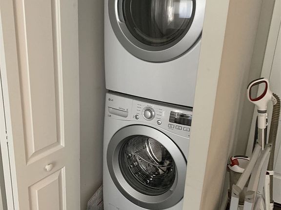 C144DFD6-6C2D-42F2-97DA-28BC13ED82B3