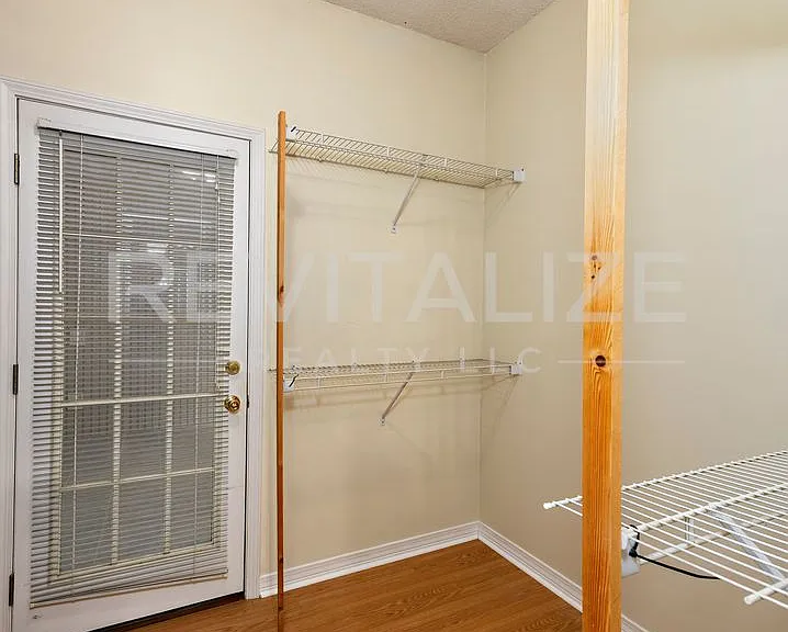 105 Ventura Cir — Photo 36