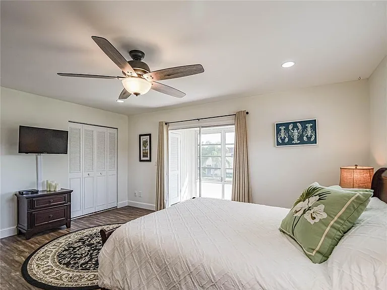 76 Royal Oak Dr #205 — Photo 18