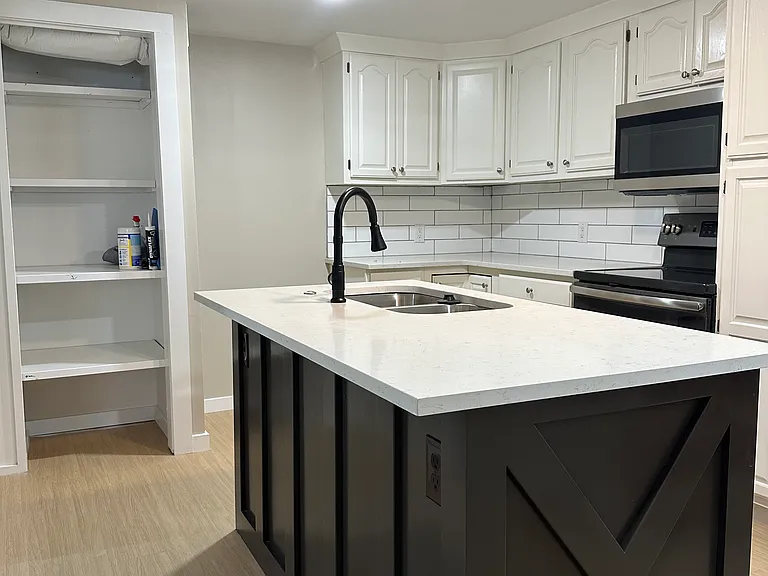 223 E 7th Ave — Photo 10