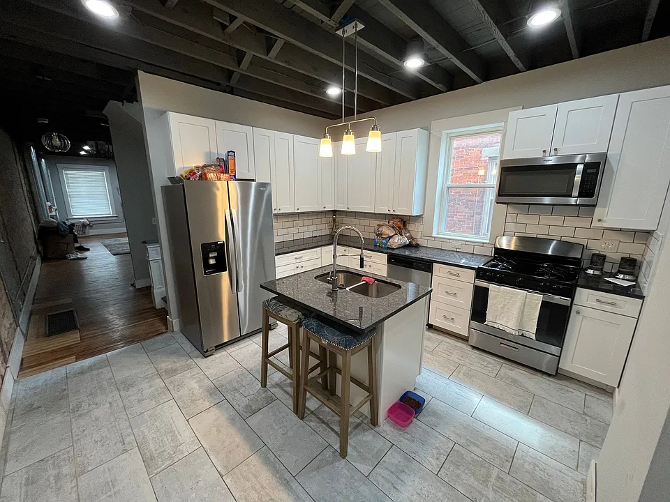 1540-1542 Clifton Ave