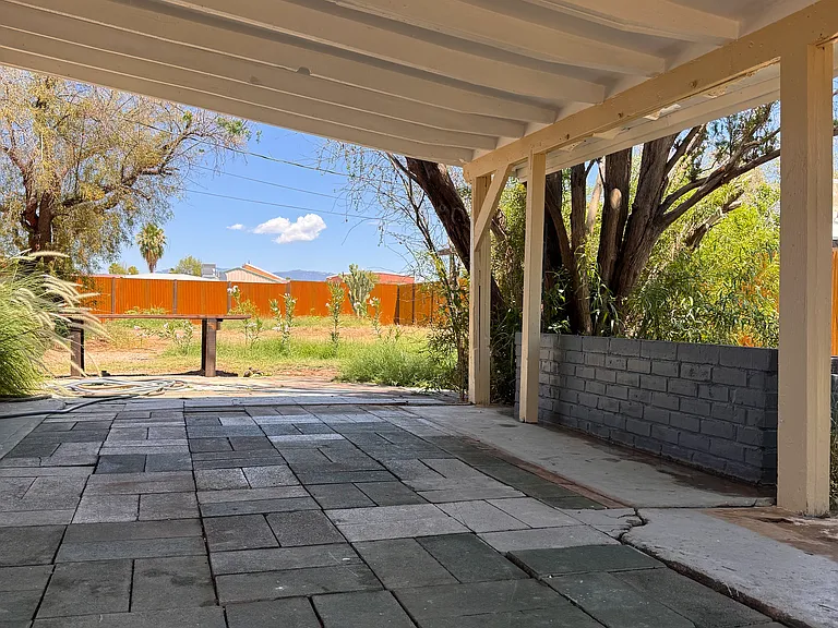 745 N Rosemont Blvd — Photo 18