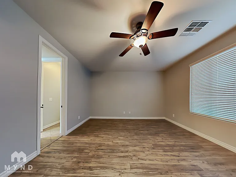 2458 E Anika Dr — Photo 7