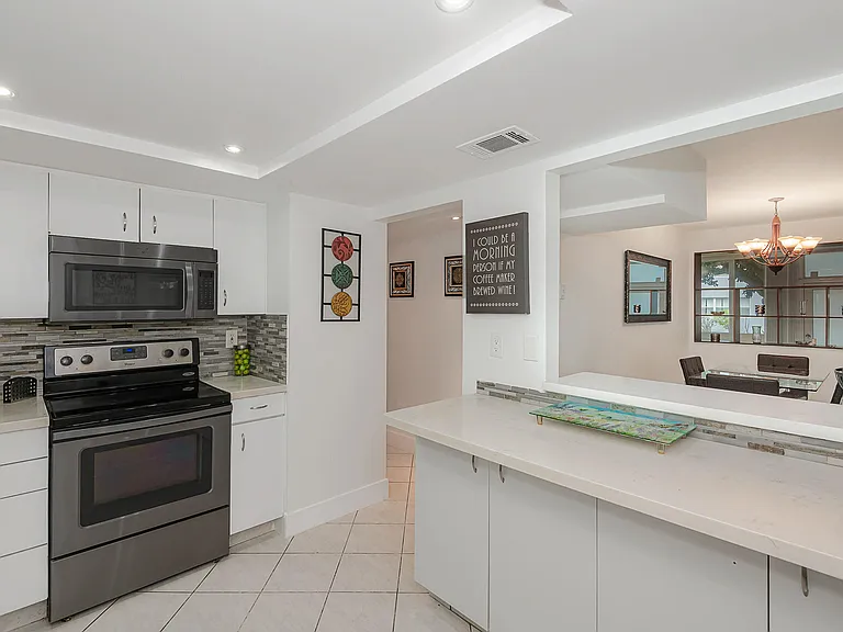 1333 E Hallandale Beach Blvd #101 — Photo 14