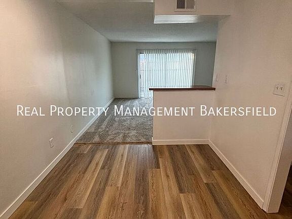 4th image of 2425 Olive St #2425