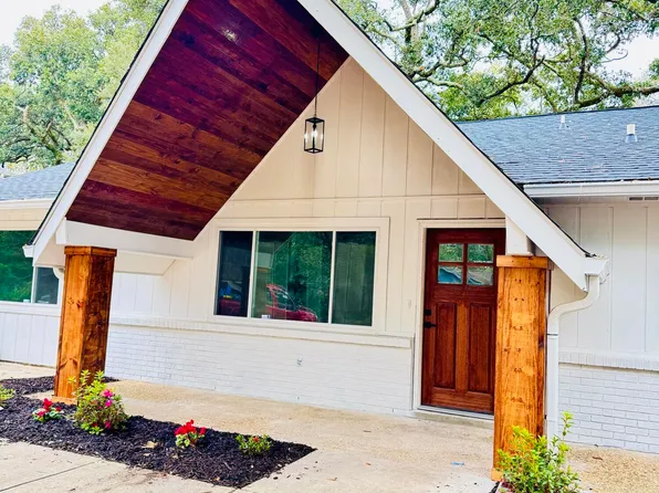 9416 Meadowlark Ave, Ocean Springs, MS 39564