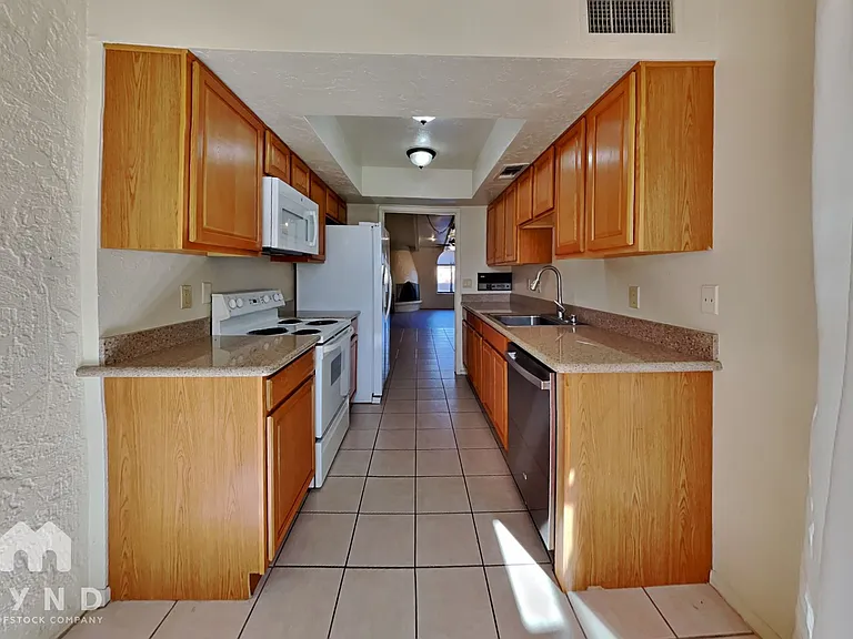 5100 N Miller Rd #23 — Photo 8