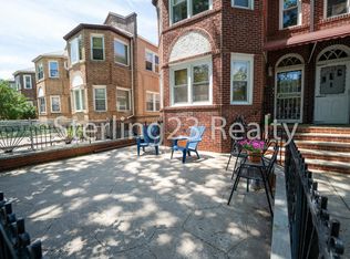 22-40 37th St #2F, Astoria, NY 11105