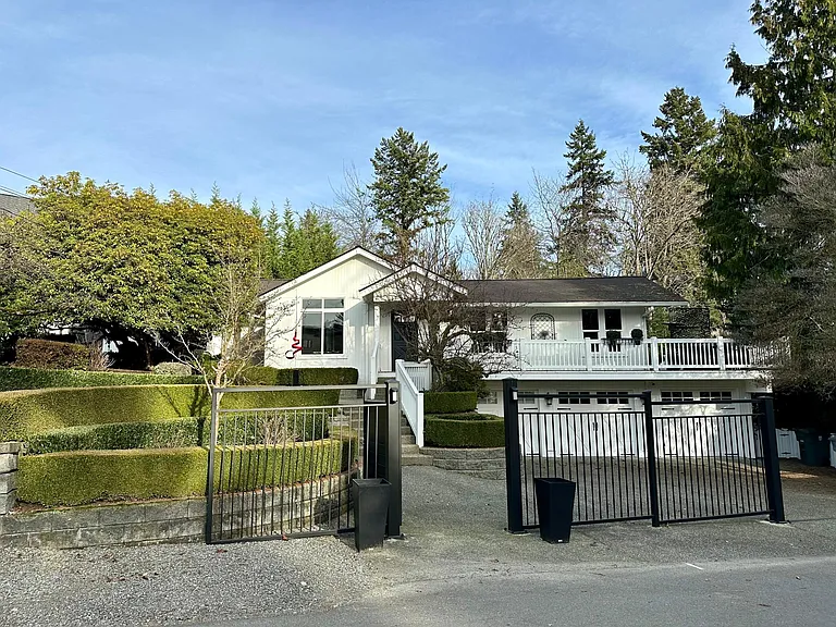 9708 NE 1st St — Photo 2