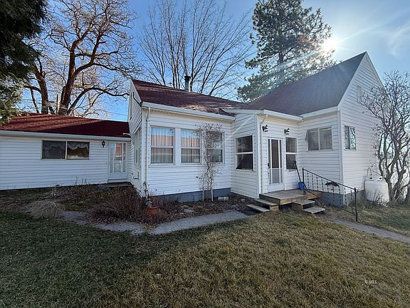 2nd image of 113 Walnut St