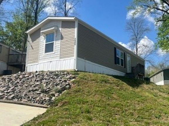 3rd image of 2966 Plantation Rd #4