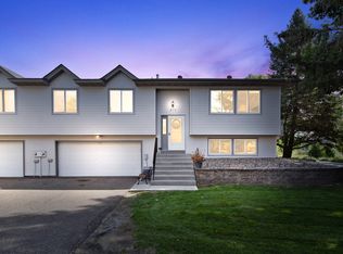 915 Sherwood Rd, Shoreview, MN 55126