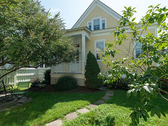 2nd image of 9519 29th Bay St