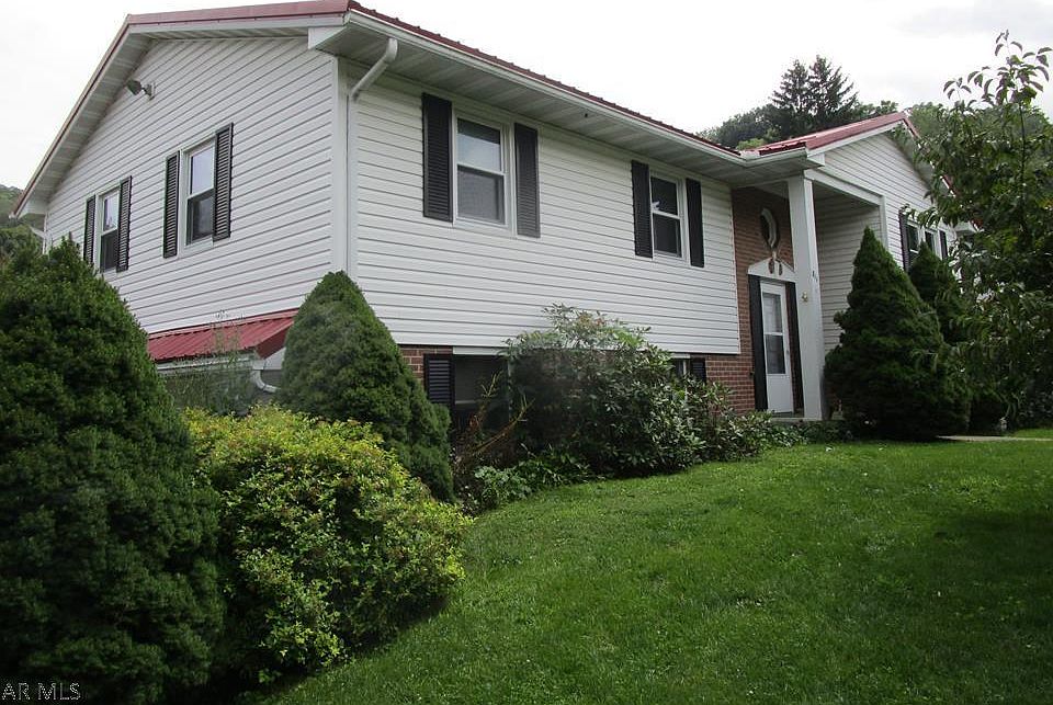 1st image of 811 Preston St