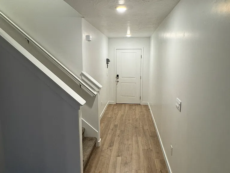 1792 S Wolverine Way — Photo 2