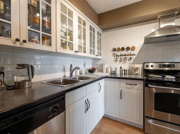 1389 Winter St #301, White Rock, BC V4B 3Y2