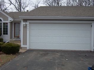 4305 Valley Side Ct NE, Grand Rapids, MI 49525