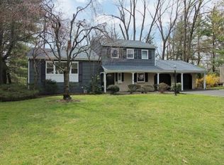 34 Tanglewood Dr, Livingston, NJ 07039