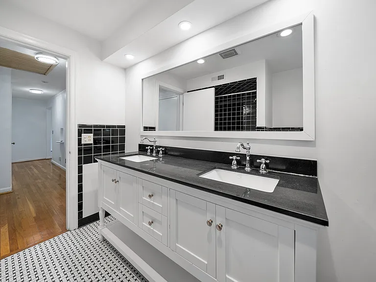7829 Concord Hills Ln — Photo 22