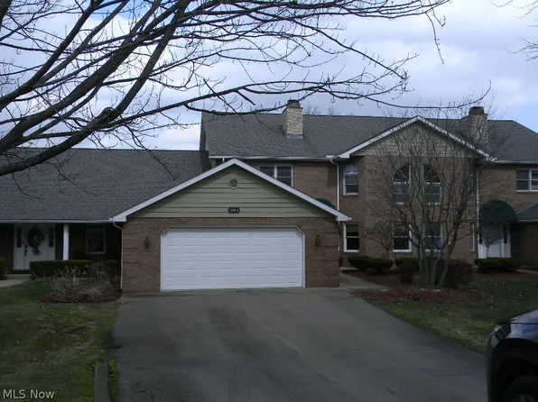 7291 Oakwood Dr APT B, Brookfield, OH 44403