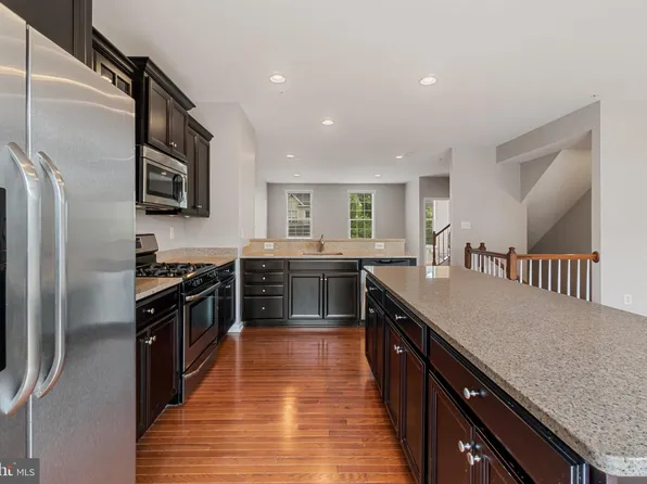 860 Nancy Lynn Ln, Arnold, MD 21012