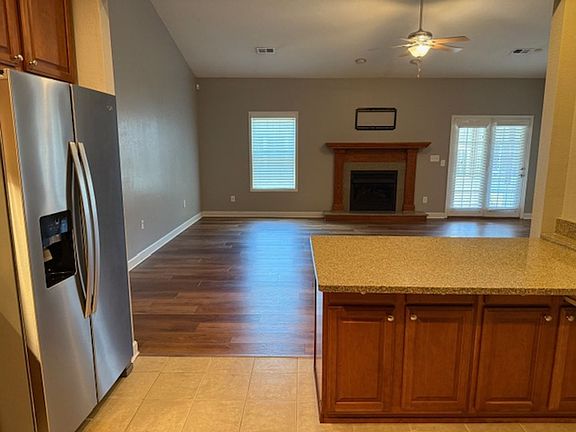 5th image of 166 Blackfoot Way