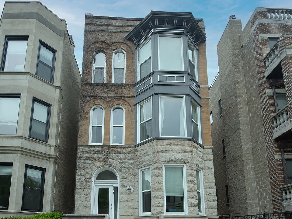 1st image of 3505 N Sheffield Ave APT 1R