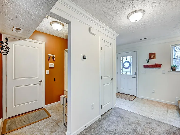 1404 Artesian Ln — Photo 9