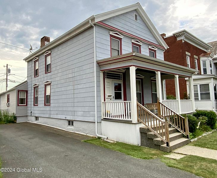2nd image of 1820 3rd Avenue