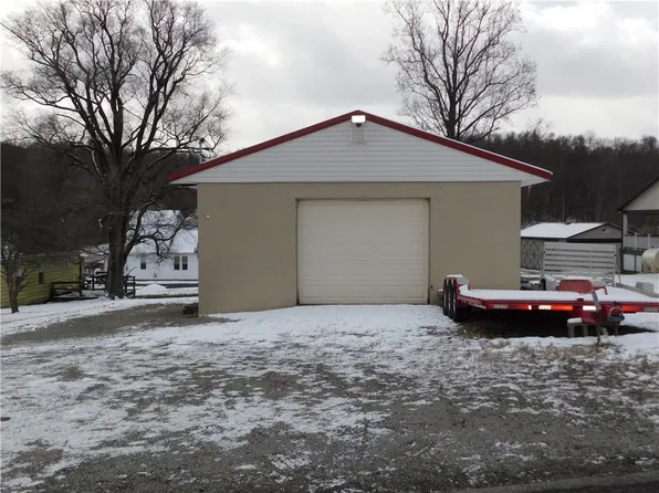 341 Hopwood Coolsrping Rd, Uniontown, PA 15401