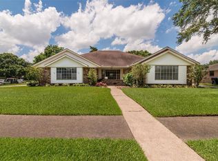 1019 Baymeadow Dr, Houston, TX 77062