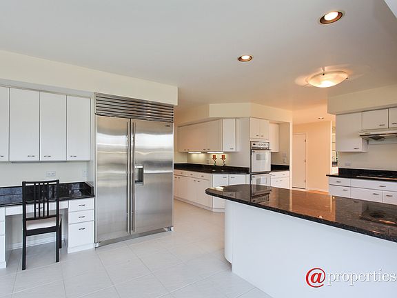 Kitchen/Butler Pantry