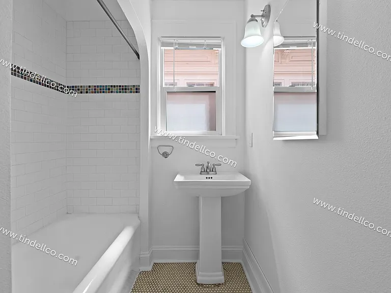 2076 NW Johnson St #201 — Photo 15