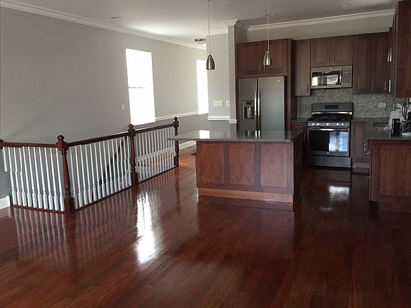 4th image of 2438 N Clybourn Ave #1