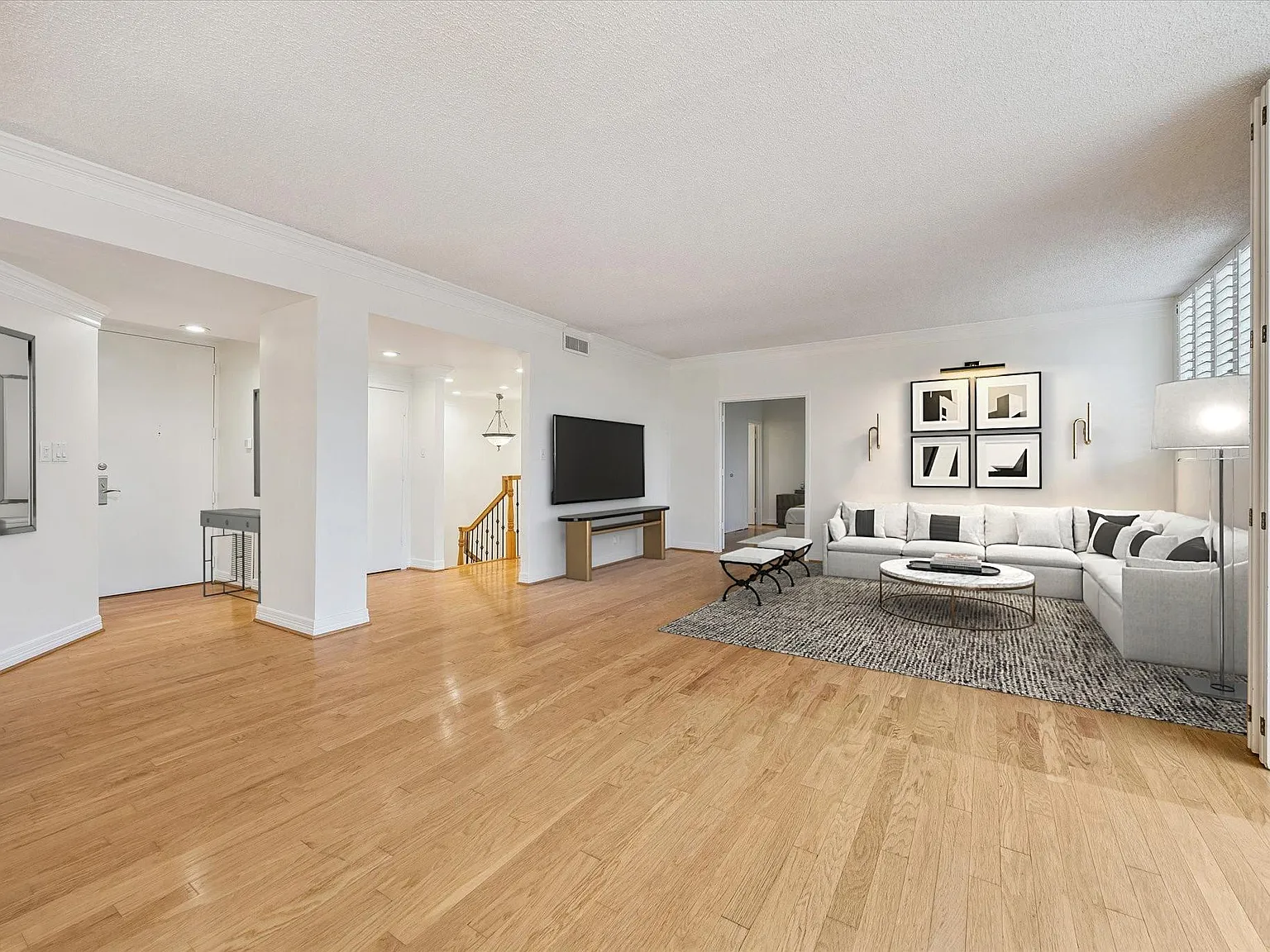 3 bed, 3.0 bath, 2917 sqft, $5,500 — Photo 2