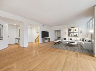 21 Briar Hollow Ln Unit 501, Houston, TX 77027