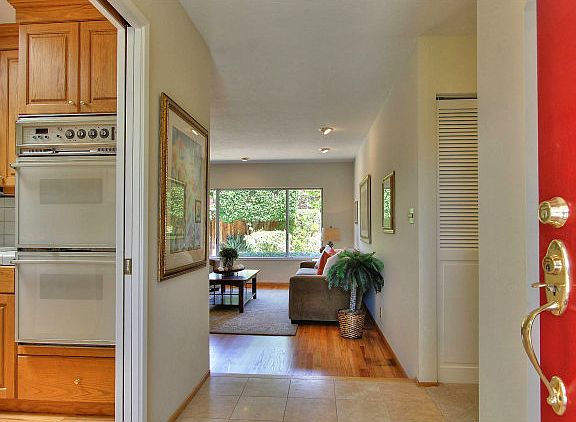 3rd image of 4976 Yucatan Way