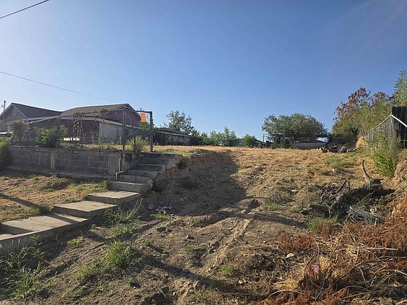 2nd image of 912 Okane St