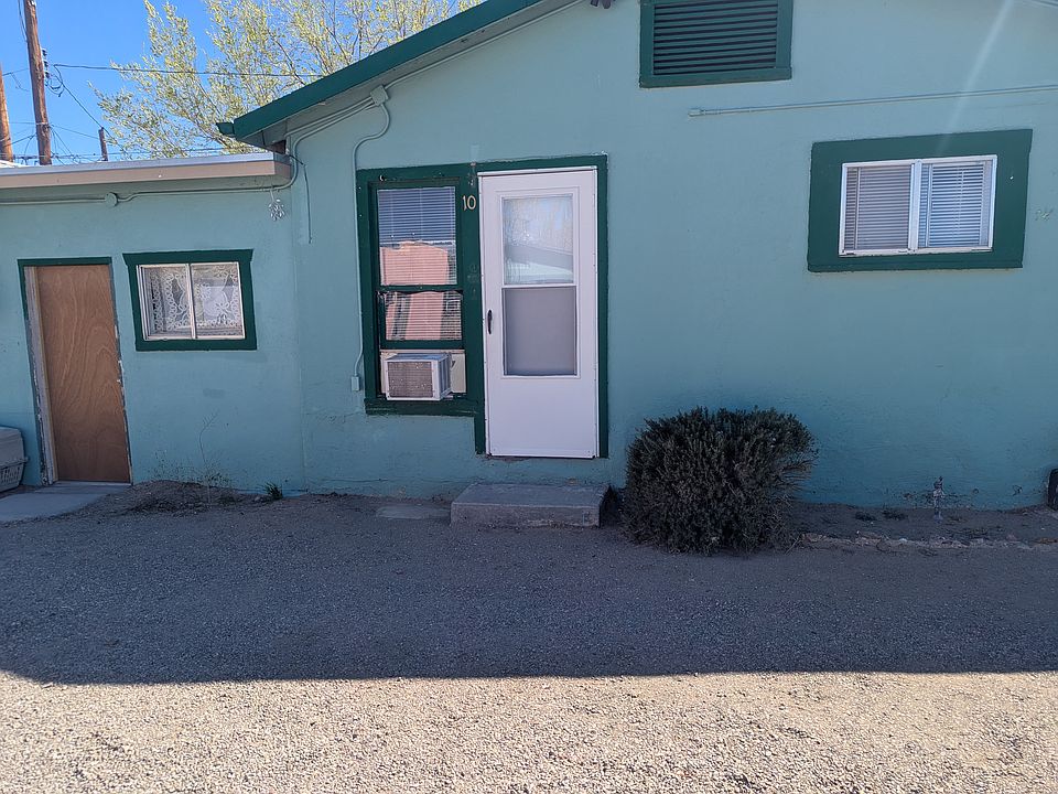 Main door on the right leads into the living room/entry way. The door in the left is to the great room/bonus room.