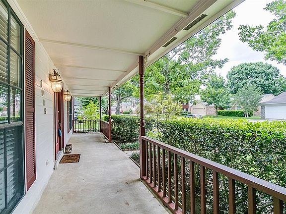 4th image of 1915 Richmond Vantage Dr