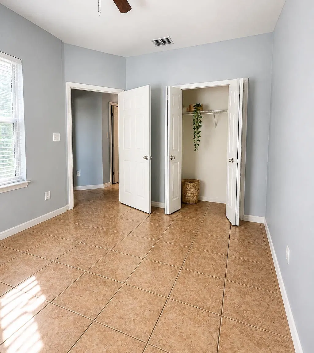 3 bed, 1200 sqft, $1,780 — Photo 2
