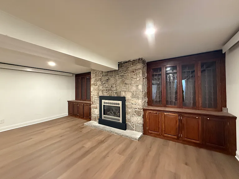 110 Main St #2 — Photo 16