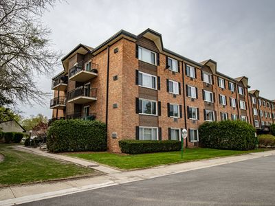 1216 S New Wilke Rd APT 201, Arlington Heights, IL, 60005