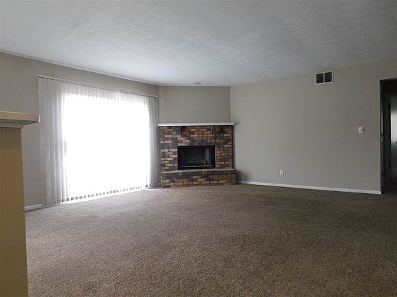 2nd image of 772 Tulip Ln