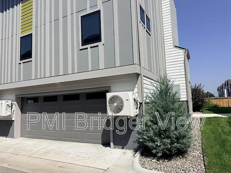 315 W Peach St #1 — Photo 3